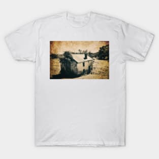 Old Abandoned Farmhouse T-Shirt